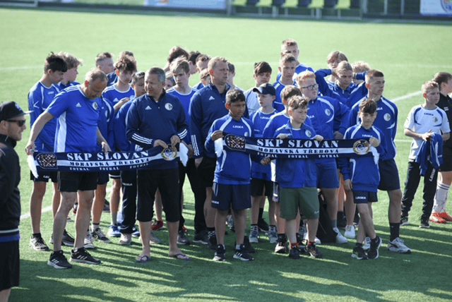 bezoek voetbal 2023 vrienden van MT